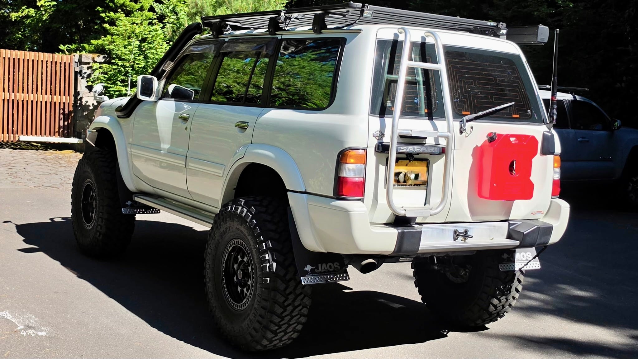 Nissan Patrol Y61 Rotopax Mount - Spare Tire location
